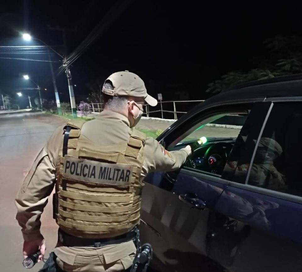 Polícia Militar realiza operação contra embriaguez ao volante e fiscalização Covid-19