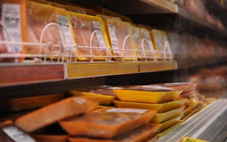 Coronavírus foi encontrado em carne de frango de SC vendida na China, diz agência