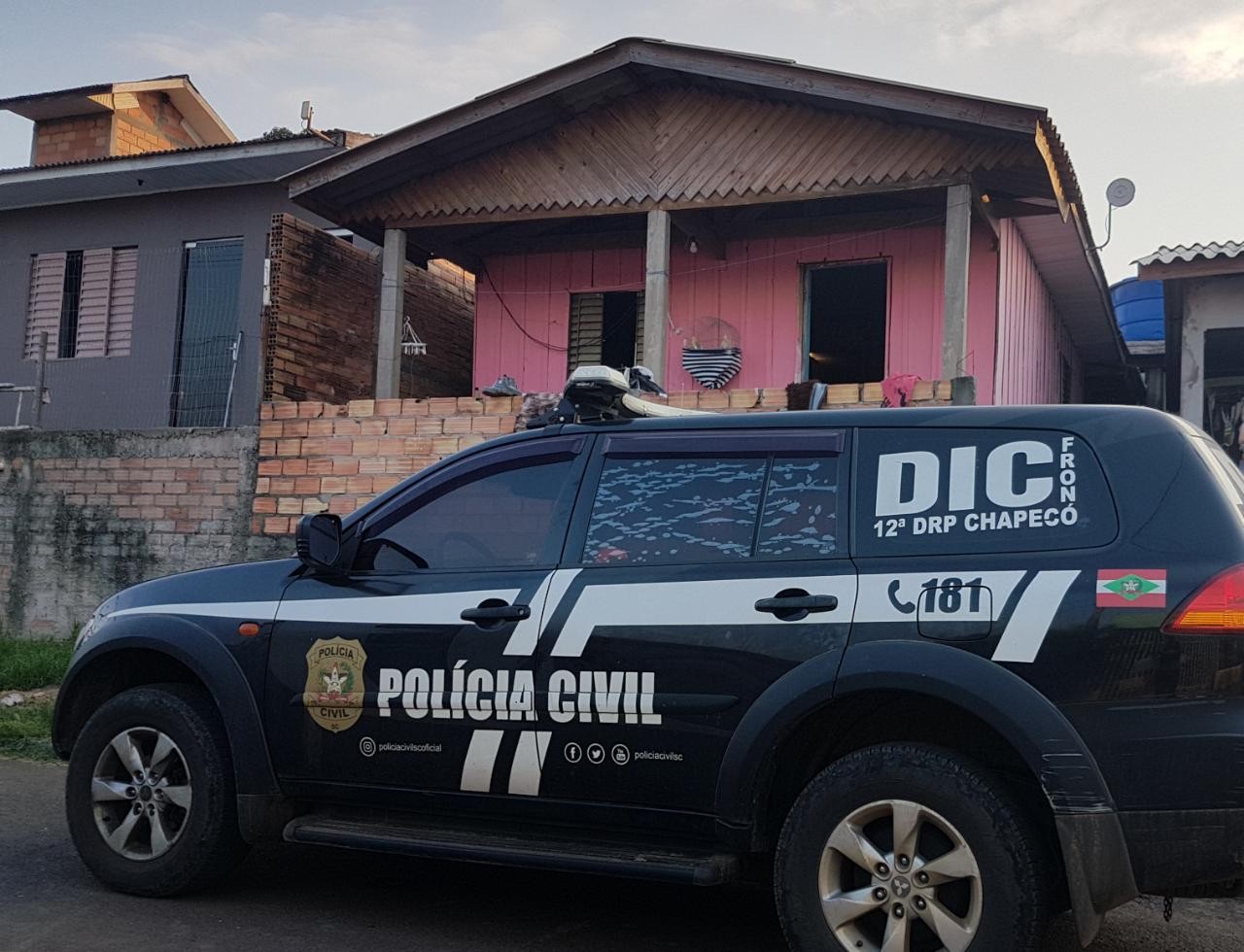 Polícia Civil prende três pessoas da mesma família em operação contra o tráfico de drogas em Chapecó 
