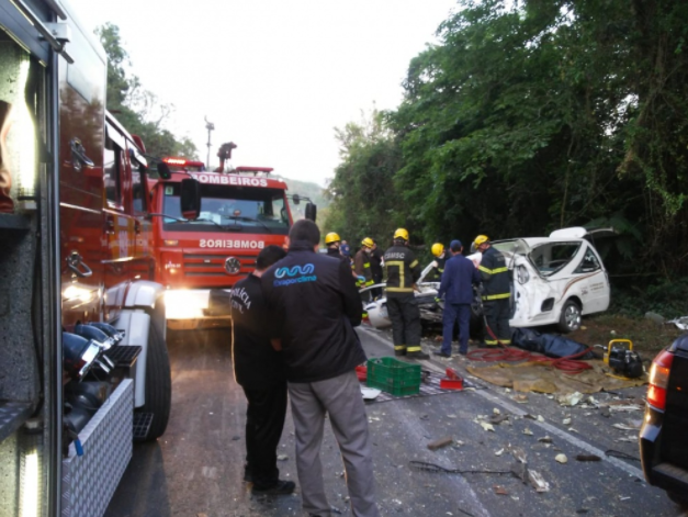 Grave acidente envolvendo quatro veículos deixa um morto e feridos graves na BR 282 entre Maravilha e SMO