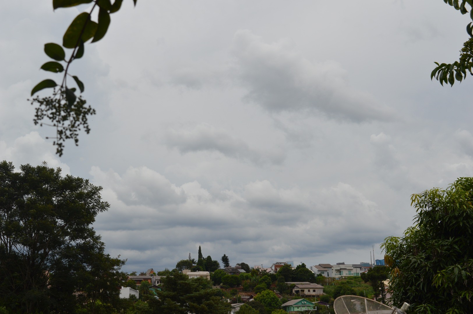 Chuva na sexta, mas mudanças no tempo no feriadão em Santa Catarina