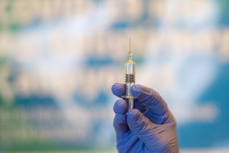 Johnson & Johnson suspende testes de vacina contra Covid-19
