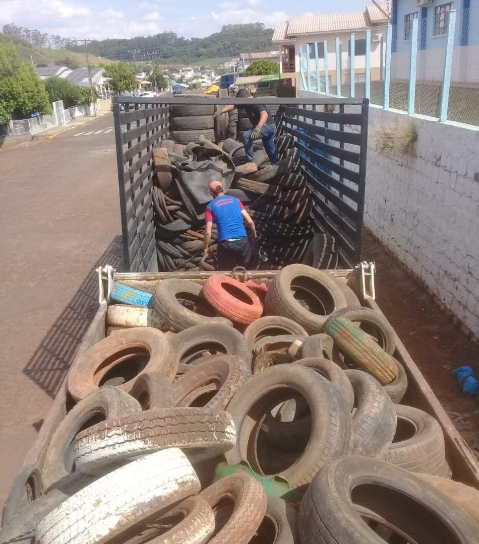 Município de Cunha Porã viabiliza destinação correta de pneus velhos