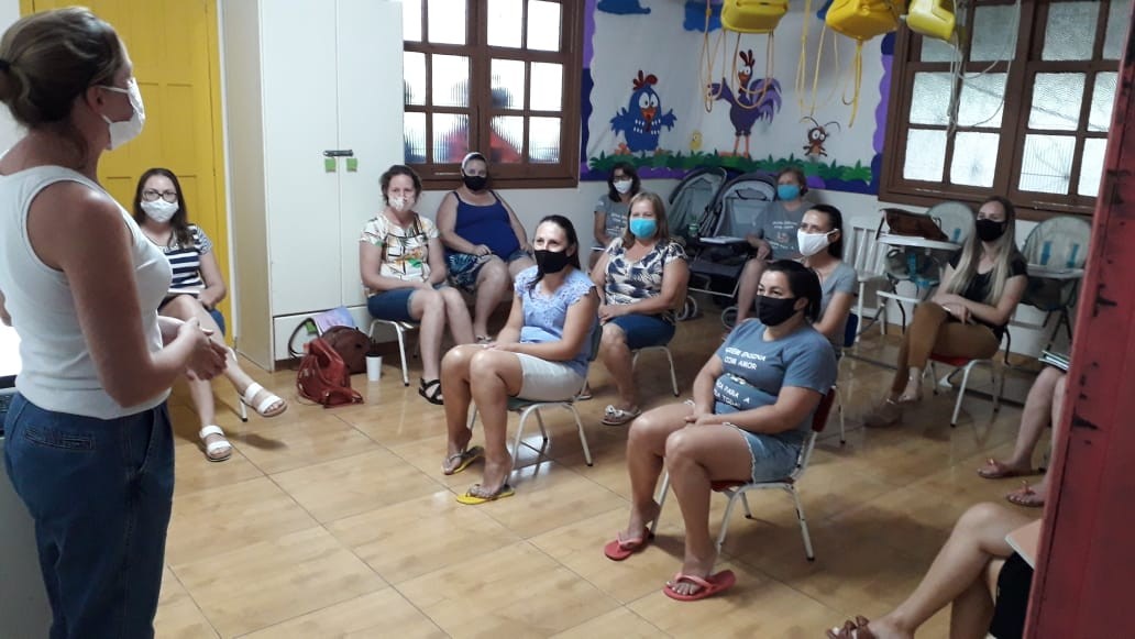 Profissionais da educação infantil de Cunha Porã tem palestra sobre acolhimento em tempos de pandemia