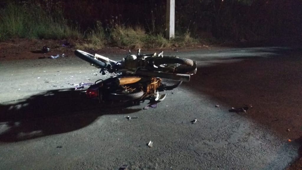 Dois jovens ficam feridos em acidente entre motocicletas em Pinhalzinho
