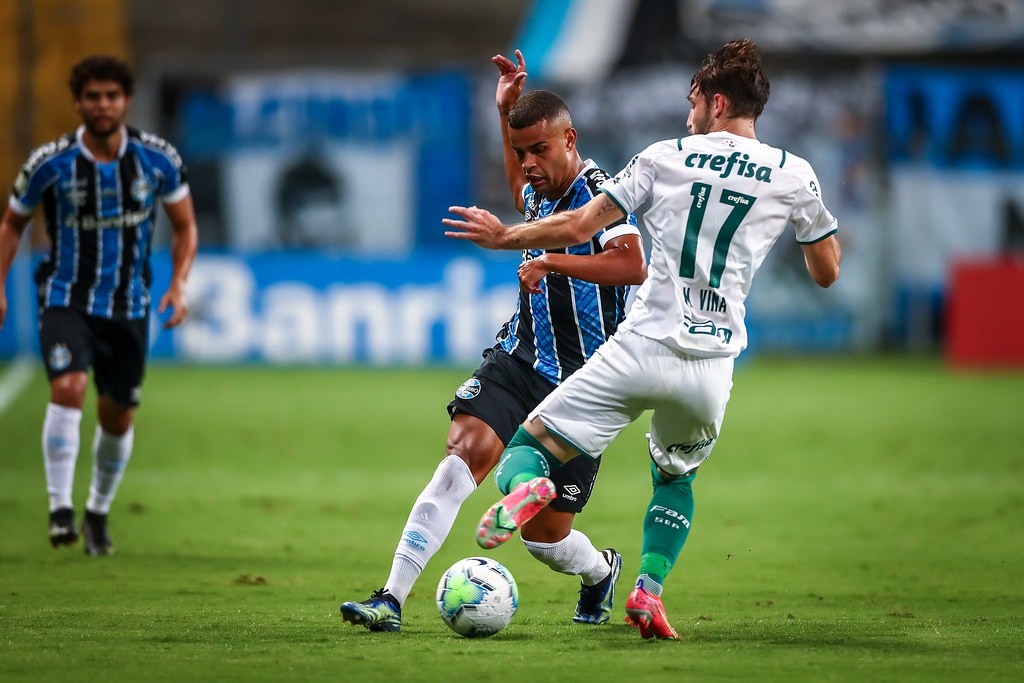 Grêmio perde para o Palmeiras e sai em desvantagem na final da Copa do Brasil
