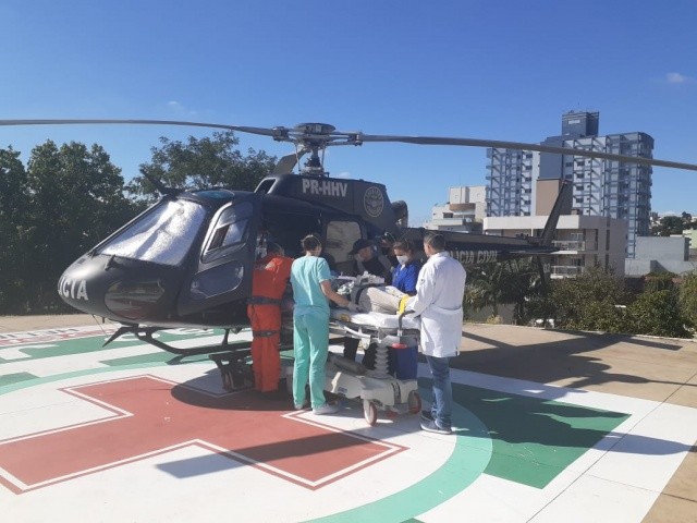Após queda de bicicleta, helicóptero transfere adolescente de Maravilha para Chapecó