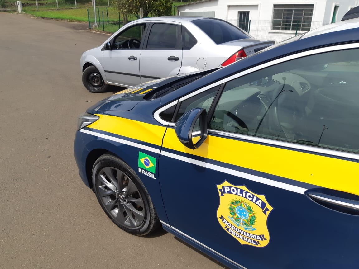 Carro furtado em Cascavel é recuperado pela PRF em Joaçaba