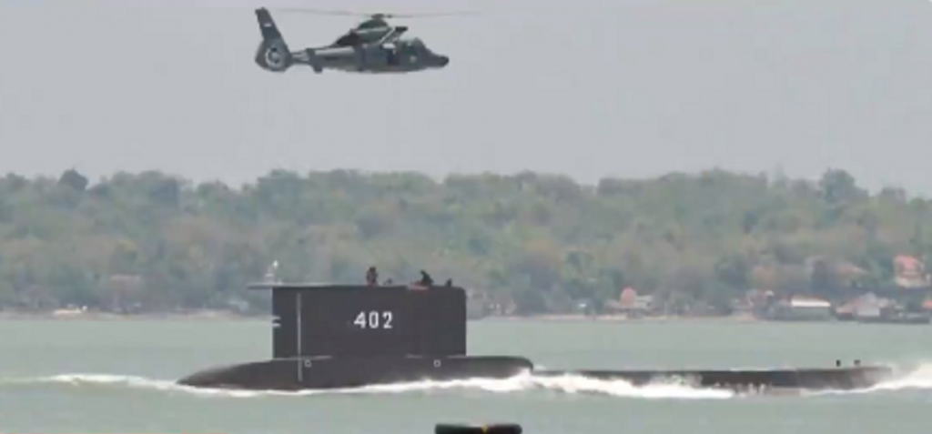 Submarino desaparece com 53 pessoas a bordo