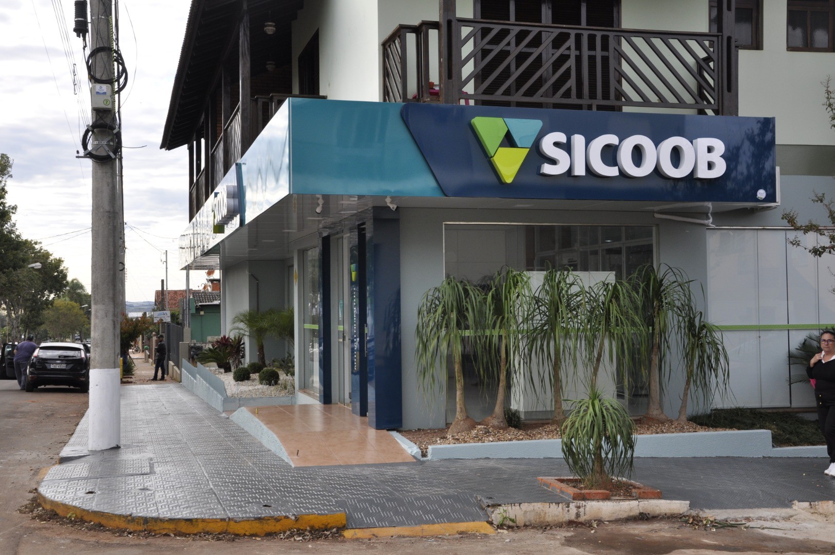 Sicoob inaugura agência em Campo Novo - RS