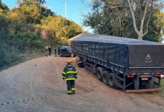 Carreta de Mondaí se envolve em acidente com três mortes no Rio Grande do Sul