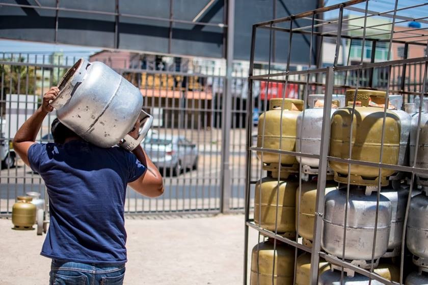 Gás de cozinha em Santa Catarina se aproxima dos R$ 100 após décimo reajuste em seis meses