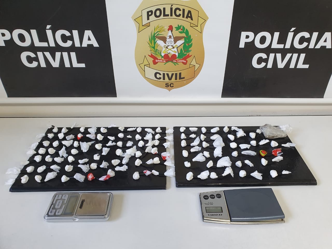 Polícia prende traficante com tornozeleira eletrônica em Chapecó