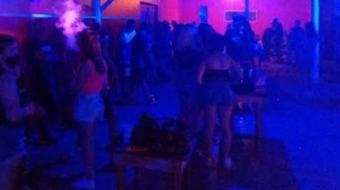 Bar com alvará vencido promove festa com aglomeração de 150 pessoas em Concórdia
