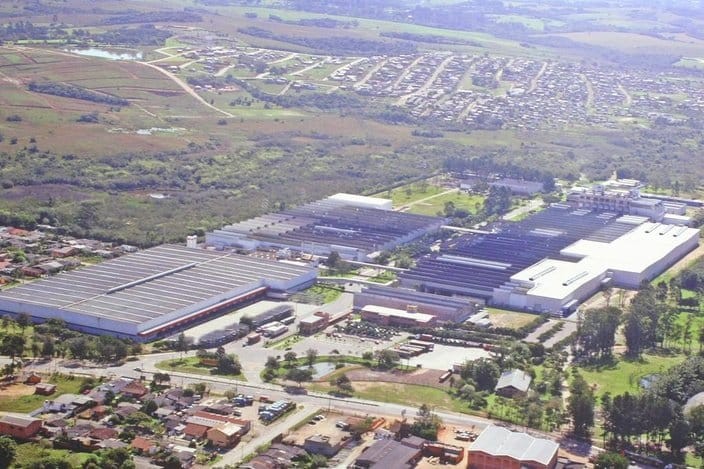 Pirelli dispensa 850 funcionários e encerra produção em fábrica no RS
