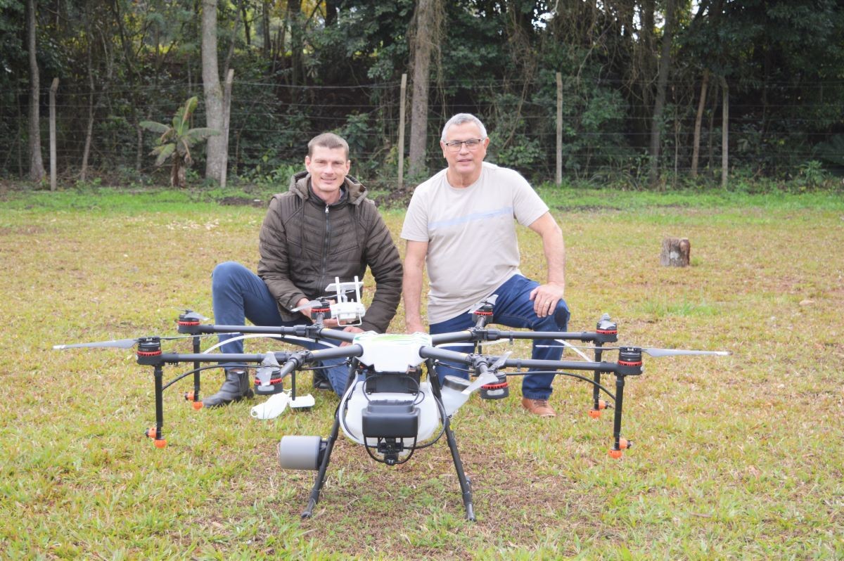 Drones de pulverização são a mais nova tecnologia para as lavouras