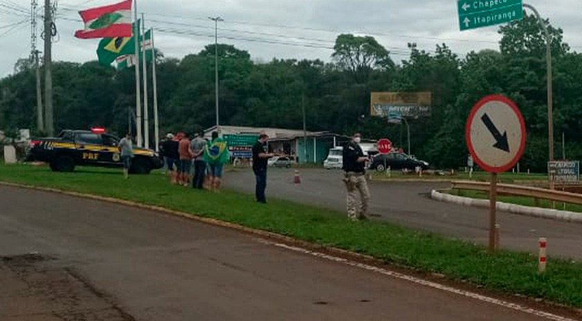 Confira os pontos de bloqueio dos caminhoneiros nas rodovias de Santa Catarina
