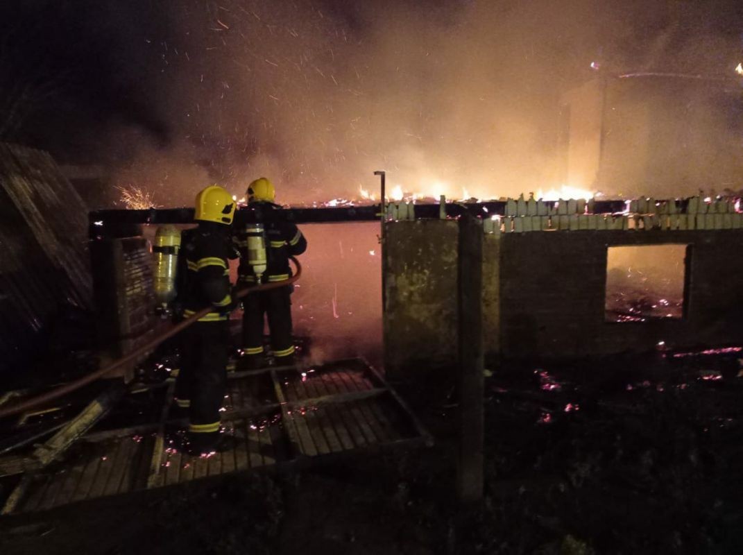Incêndio destrói completamente residência unifamiliar no centro de Caibi