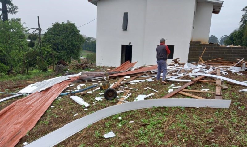 Defesa Civil confirma passagem de tornado no município de Guatambu
