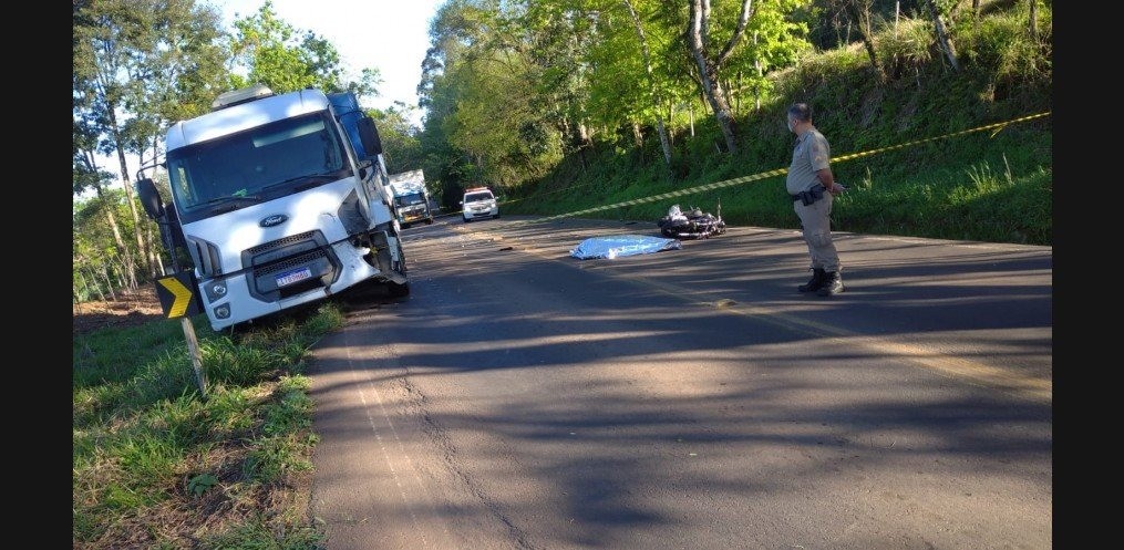 Motociclista morre em grave acidente nesta manhã entre os municípios de Riqueza e Mondaí