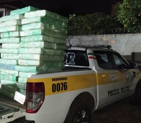 Homem é preso com 700 kg de maconha em Chapecó após fugir da polícia