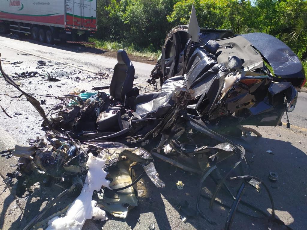 Adolescente de 16 anos dirigia carro envolvido em acidente fatal na BR-282 em Ponte Serrada