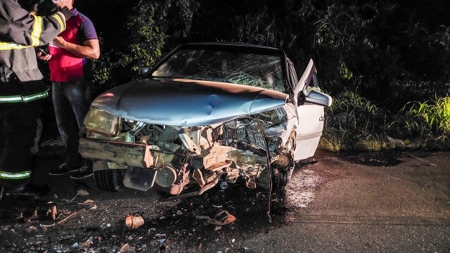 Violenta colisão entre veículos deixa motorista ferido em São Miguel do Oeste