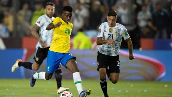 Em clássico 'quente' com cotovelada 'ignorada', Brasil empata com a Argentina, que ainda não 'crava' vaga na Copa
