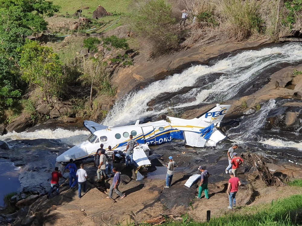 Marília Mendonça: Polícia encontra cabo enrolado em hélice de avião; avião não tinha caixa preta