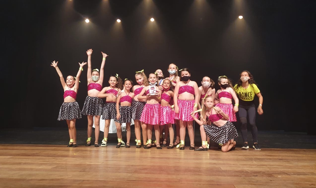 Aulas de dança gratuita está sendo oferecido às crianças de Cunha Porã