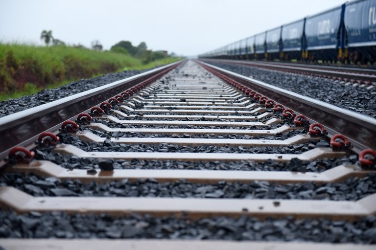Assinado contrato de autorização para construção de ferrovia entre Chapecó e Cascavel (PR)