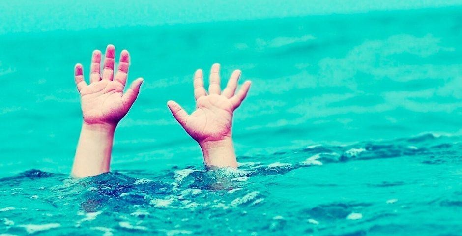Menina de dois anos morre após se afogar em piscina em Chapecó