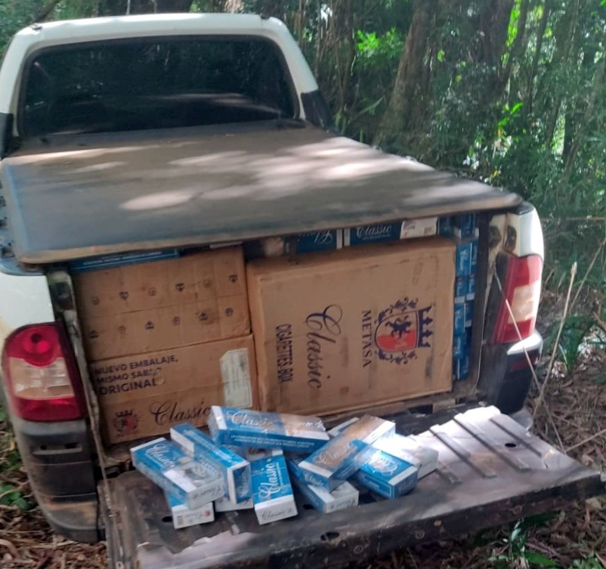 PRF apreende 10 mil maços de cigarros contrabandeados na BR-282 em Catanduvas