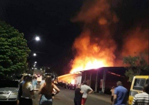 Metalúrgica é atingida por incêndio em Mondaí