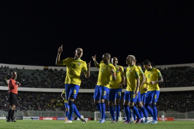 Brasil atropela a Bolívia na altitude e bate recorde nas Eliminatórias
