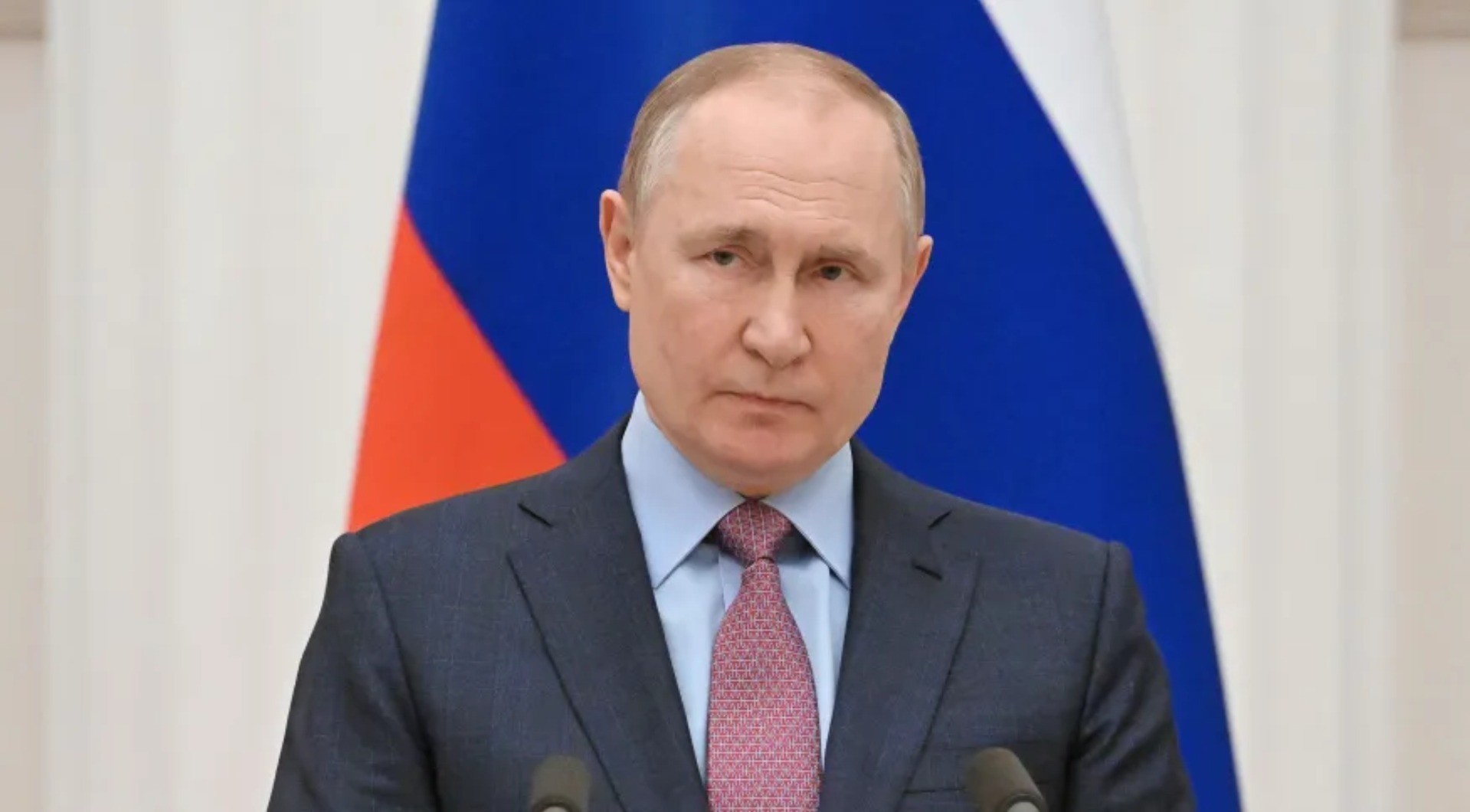 Putin sofre de câncer terminal no intestino, afirma jornal britânico