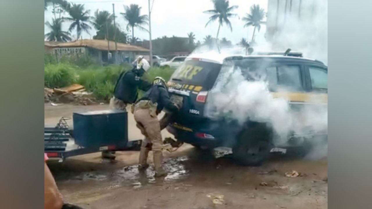 Homem morre após ser colocado em “câmara de gás” durante abordagem policial