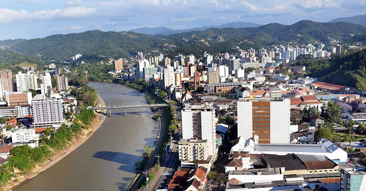 Veja as 10 cidades que mais geraram empregos em Santa Catarina no primeiro quadrimestre de 2022