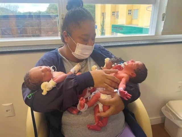 Mulher dá à luz trigêmeos 10 meses depois de ter gêmeos em Brusque