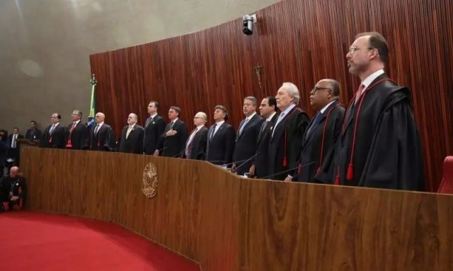 TSE tem novo presidente em sessão solene: ministro Alexandre de Moraes
