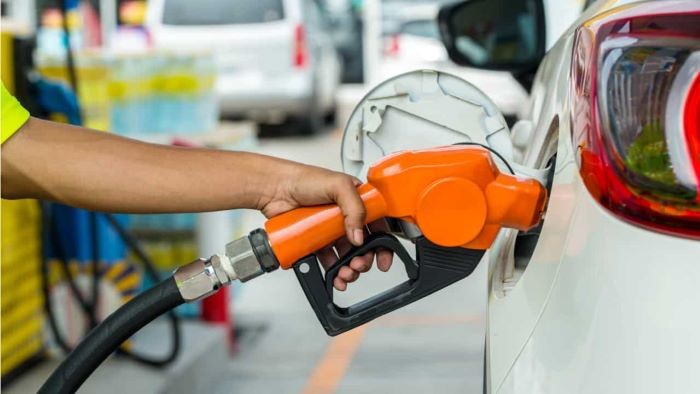 Petrobrás anuncia nova redução no preço da gasolina nas distribuidoras