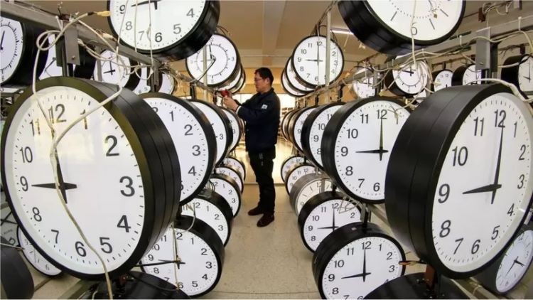 Como funcionam os relógios atômicos, sem os quais o mundo moderno afundaria no caos