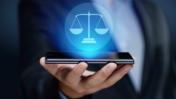 Ministério da Justiça suspende venda de iPhone sem carregador e aplica multa de R$ 12 milhões