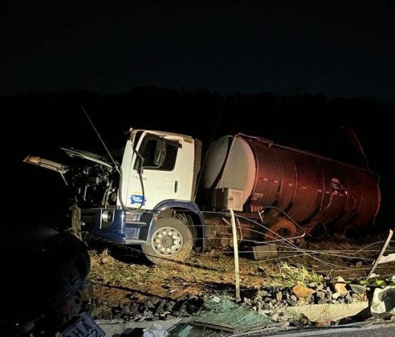 Grave acidente com caminhão deixa homem morto no Oeste de Santa Catarina
