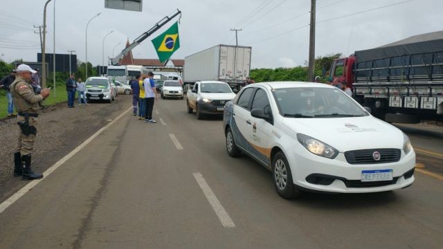 Rodovias de SC são fechadas por manifestantes após resultado do segundo turno 