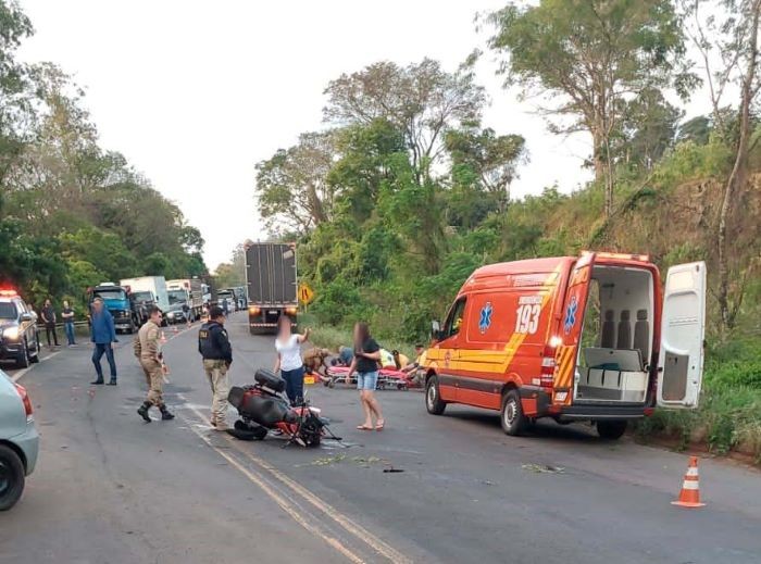 Colisão entre carro e moto deixa motociclista gravemente ferido na BR-158, em Cunha Porã