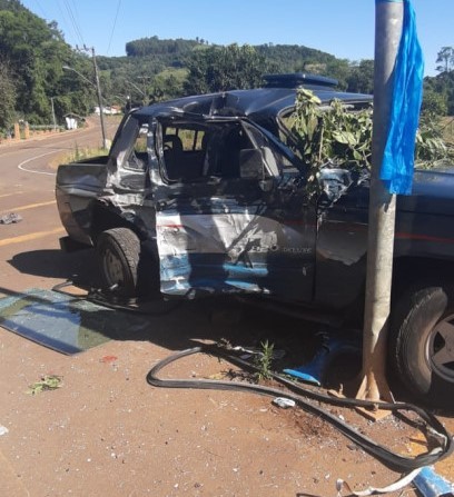 Colisão entre caminhonete e caminhão deixa uma pessoa morta no Oeste de Santa Catarina