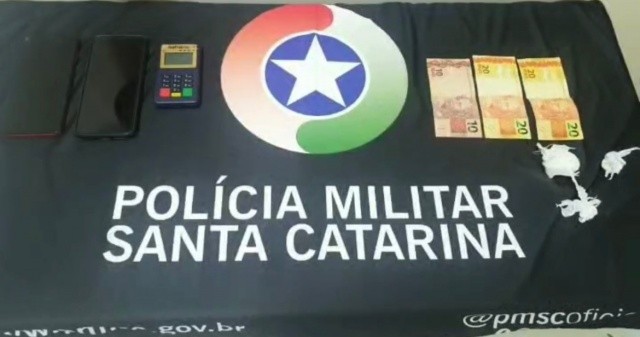 Polícia Militar prende três pessoas por tráfico de drogas em Maravilha