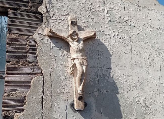 Imagem de Jesus fica intacta e chama atenção após incêndio destruir casa em Nova Erechim