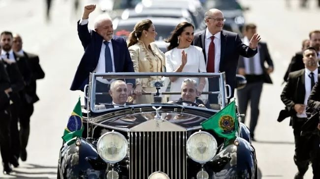 Lula toma posse como presidente da República